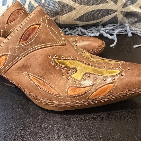 FRYE AND CO. Brown and Tan Heeled Boots - COWGIRL CHIC! - Picture 6 of 6